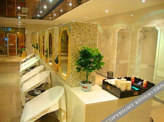 Синин: Summer Beauty Hotel