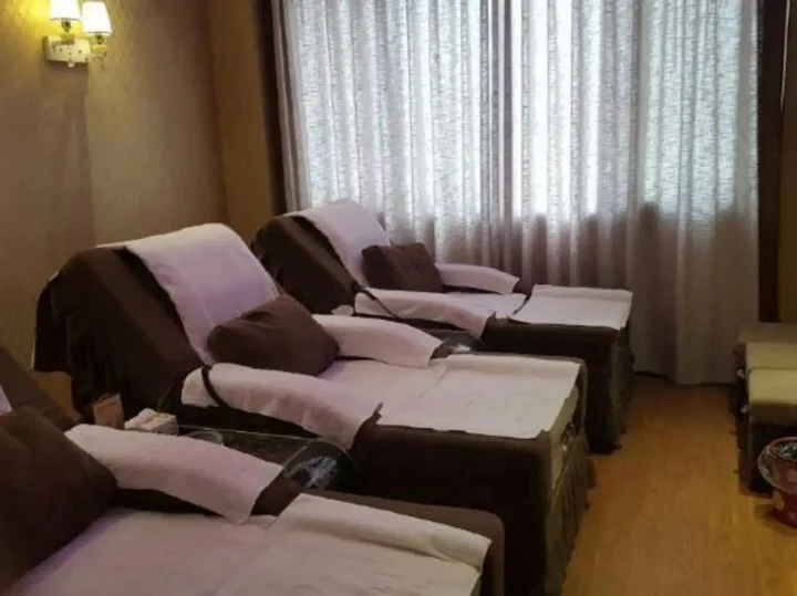 Яань: Hongyan Business Hotel