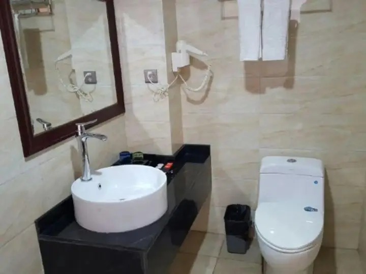 Яань: Hongyan Business Hotel