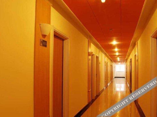 Хэйхэ: Rujia Huayi Hotel (Heihe Railway Station Passenger Station Branch)