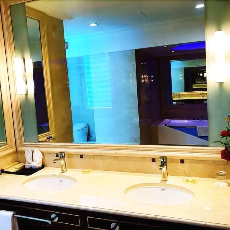 Хецзе: Wuzhou International Hotel