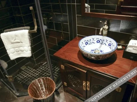 Уян: Qiujiang Wandu • Jiangnanyuan Inn