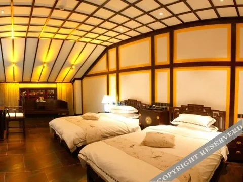 Уян: Qiujiang Wandu • Jiangnanyuan Inn