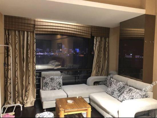 Ухань: Kongbai Zaowu River-view Holiday Hotel