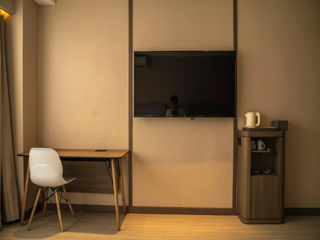Хулун-Буир: HanTing Hotel (Zhalantun Qinghe Furniture Plaza)