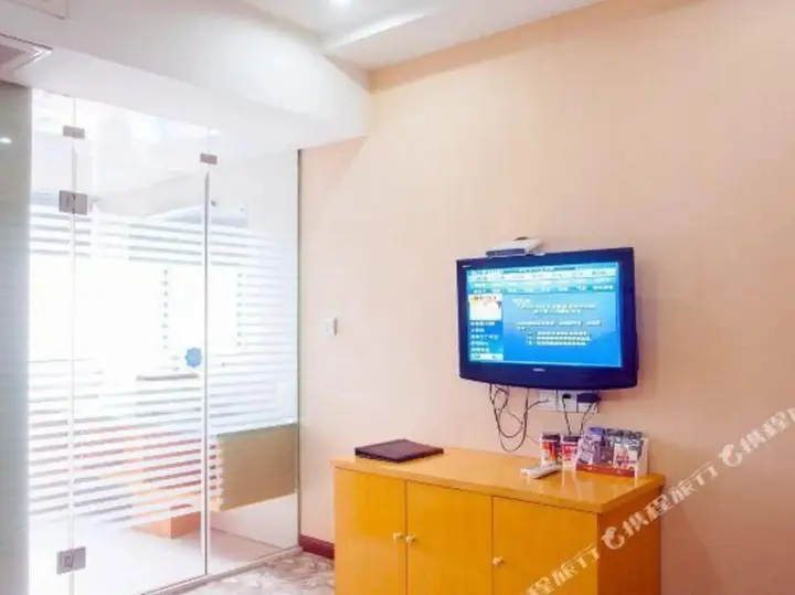 Наньтун: Xinding Business Hotel