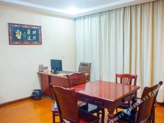 Наньтун: Xinding Business Hotel