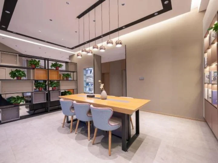 Цзинин: Homeinn Hotel (Liangshan Shuipo Liangshan)