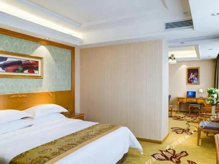 Наньчан: Vienna 3 Best Hotel (Nanchang Qingshan Lake High-tech)