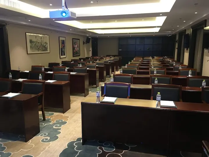 Яньтай: Yantai Dexin International Hotel