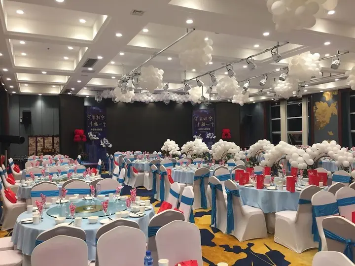 Яньтай: Yantai Dexin International Hotel