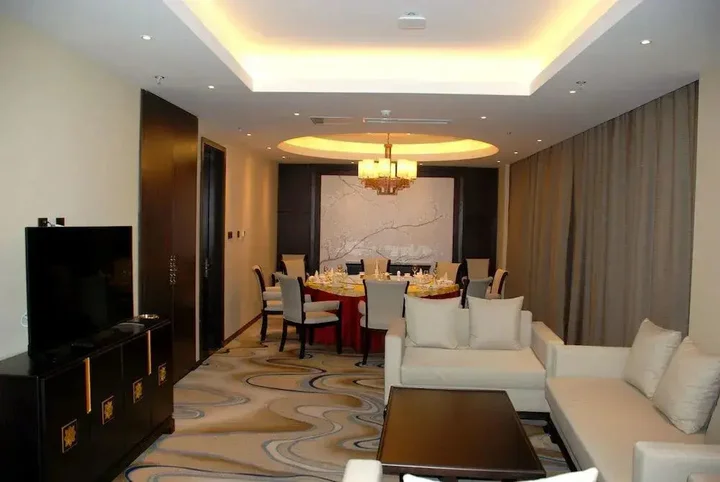 Яньтай: Yantai Dexin International Hotel