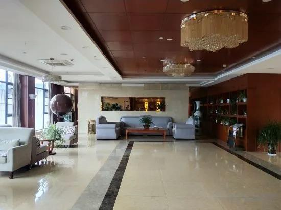 Чжаотун: Qingtian Boutique Hotel (Zhaotong Fengxia Road)
