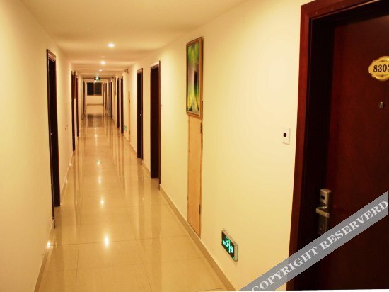 Дунъян: Hengdian Huaerkang Hostel