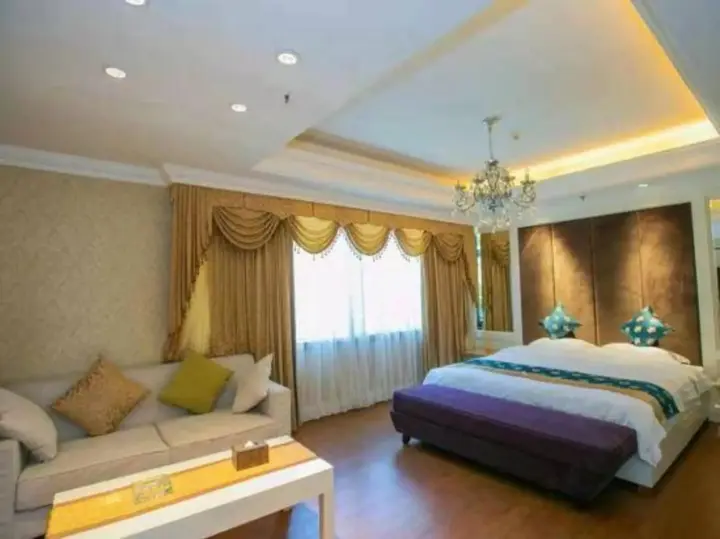 Чунцин: Xianshan Liuyun Holiday Hotel