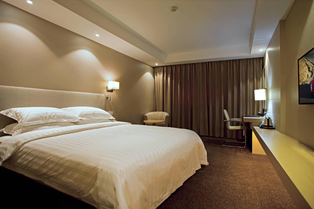 Кайфын: new dynasty hotel
