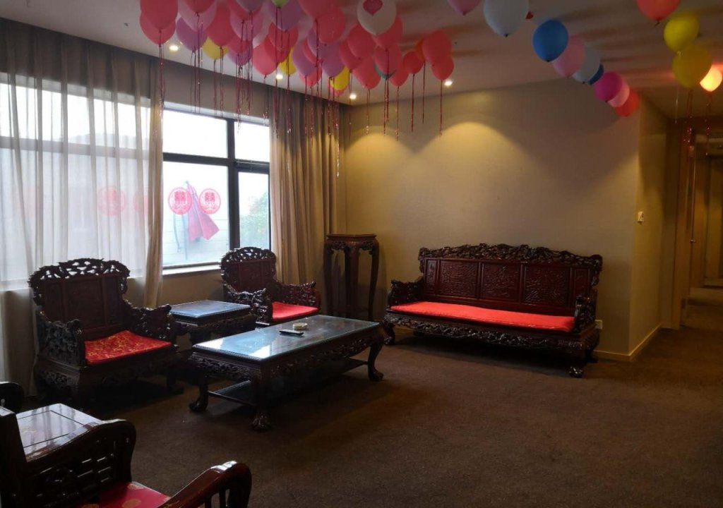 Кайфын: new dynasty hotel
