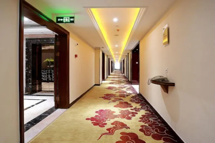 Лишуй: Modern Square Hotel
