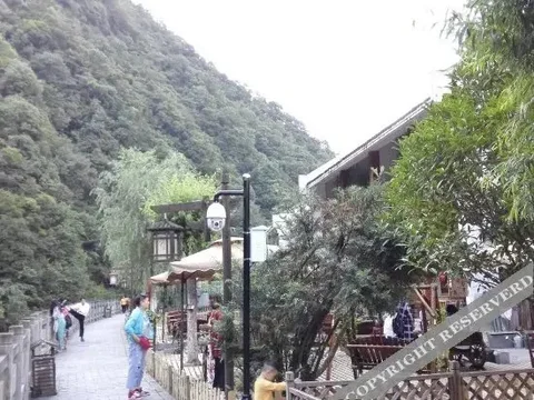 Мую: Yinju Xiangxi Inn