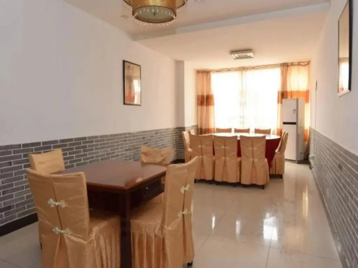 Аньцин: Jinse Hepan Business Hotel