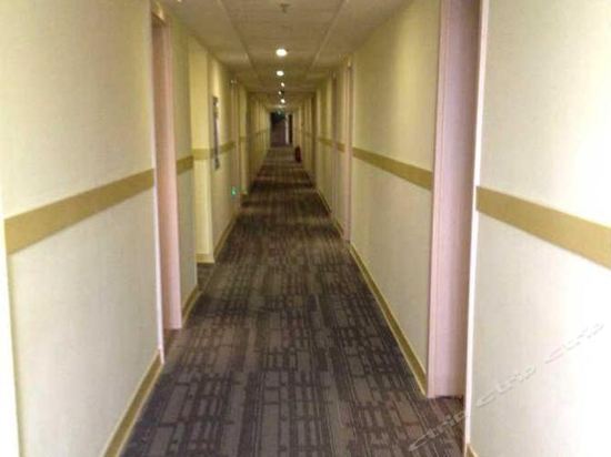 Линьи: Super 8 Hotel