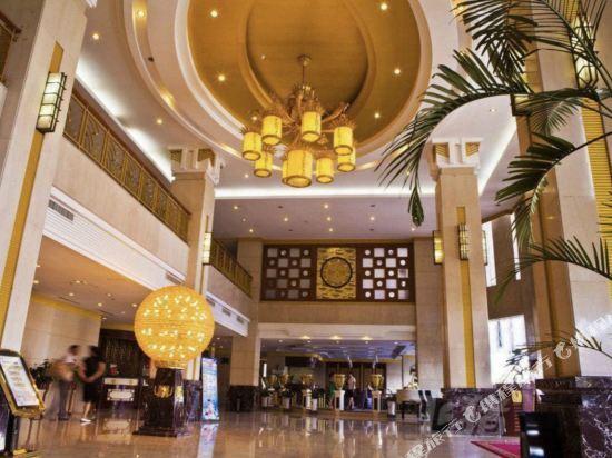 Тунляо: 通辽天泽大酒店