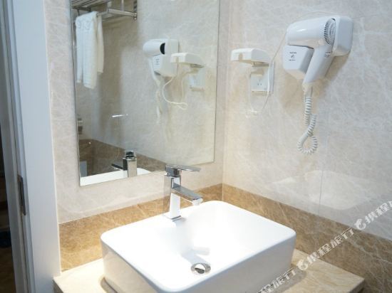 Цзинхун: J. Hong Aier Hotel
