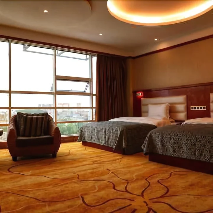 Цюйцзин: Zhong Yuan Hotel