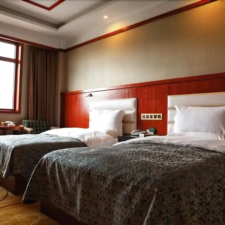 Цюйцзин: Zhong Yuan Hotel