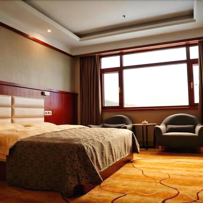 Цюйцзин: Zhong Yuan Hotel