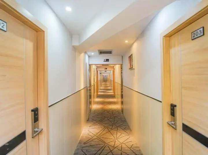 Шанхай: Tianshi Hotel