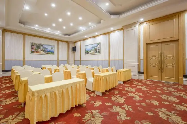 Шанхай: Vienna International Shanghai Pujiang Town