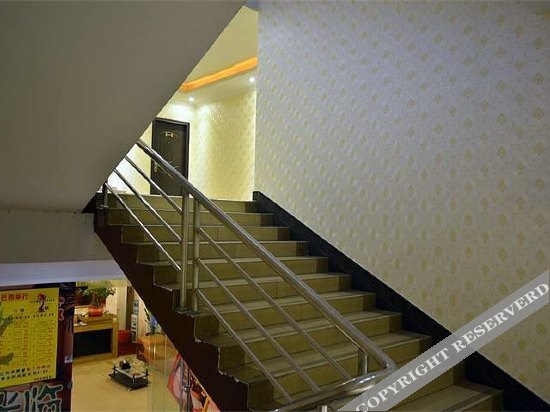 Фошань: 6 Days Hotel
