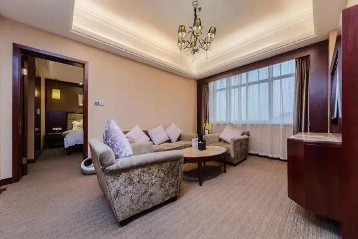 Хэнъян: Shen Long Media Hotel