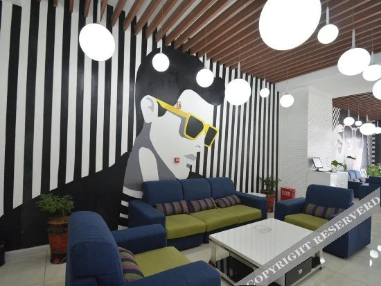 Чжэнчжоу: Longhu Tiantian Holiday Hotel