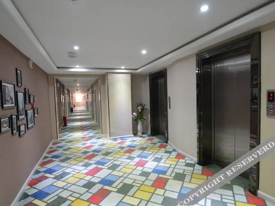 Чжэнчжоу: Longhu Tiantian Holiday Hotel