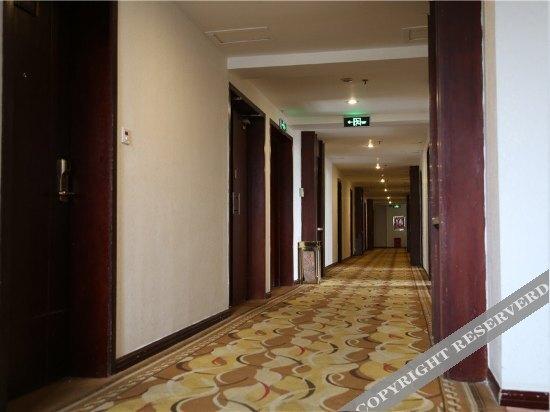 Йиян: Ruijia City Business Hotel