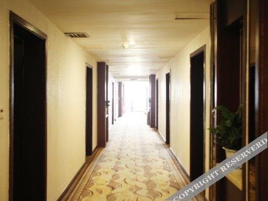 Йиян: Ruijia City Business Hotel
