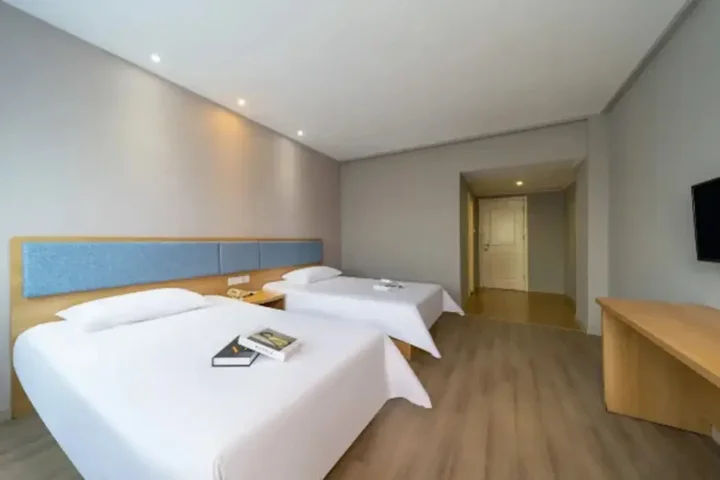 Янгиианг: Home Inn (Yangjiang Mojiang Road Municipal Government)