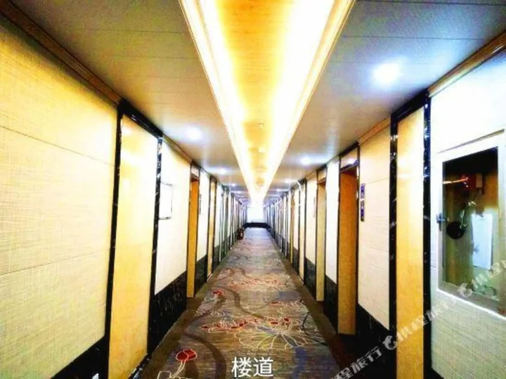 Баодин: Xinghua Hotel