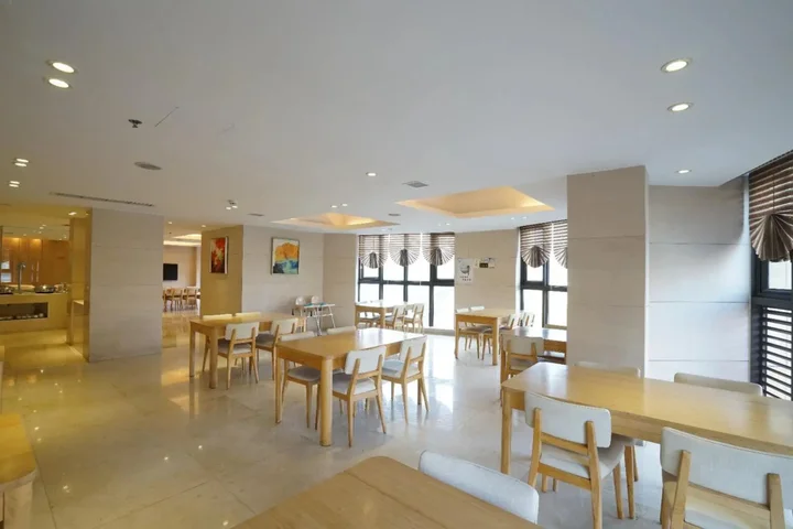 Ибинь: Starway Hotel