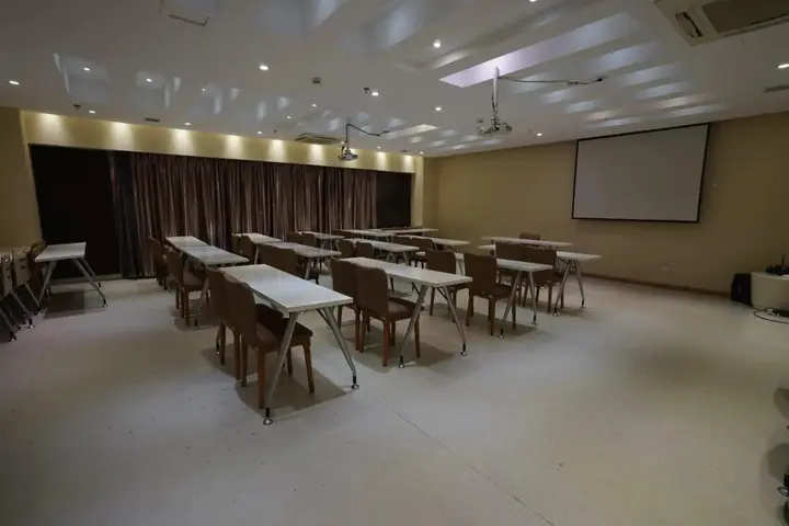 Ибинь: Starway Hotel