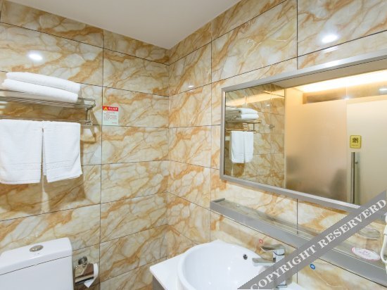 Дунъян: Huitong Hotel