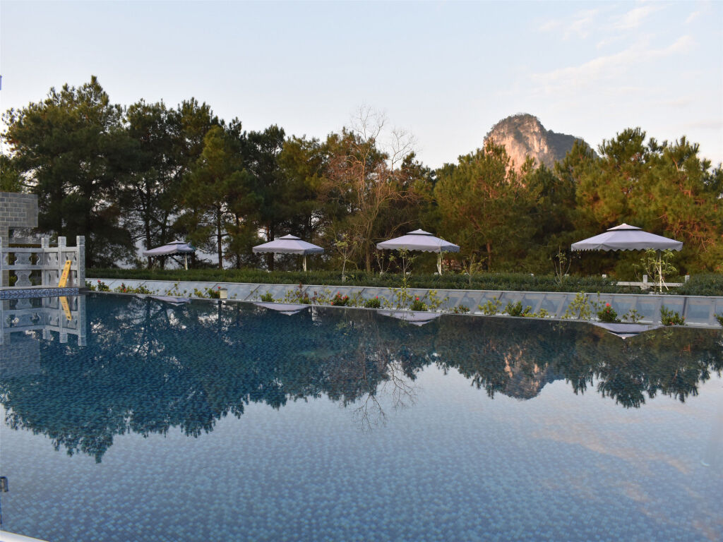 Яншо: Yangshuo Mountain Top Retreat