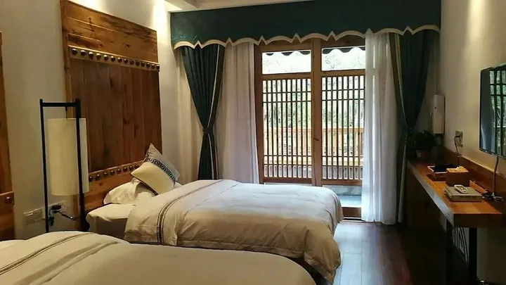 Чжанцзяцзе: YUELU-House Inn