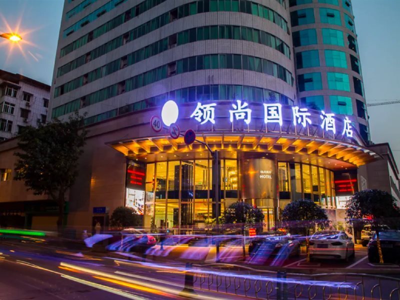 carousel image 0