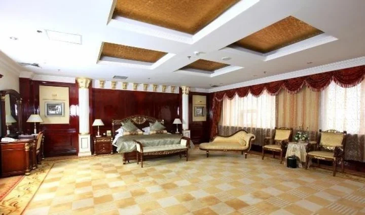 Баодин: Huazhong Holiday Hotel