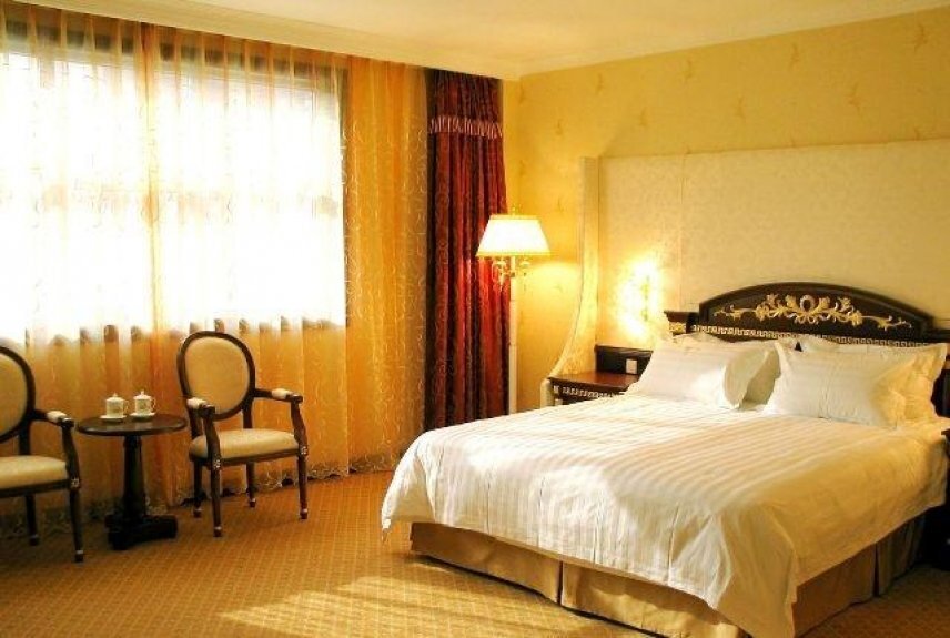 Баодин: Huazhong Holiday Hotel