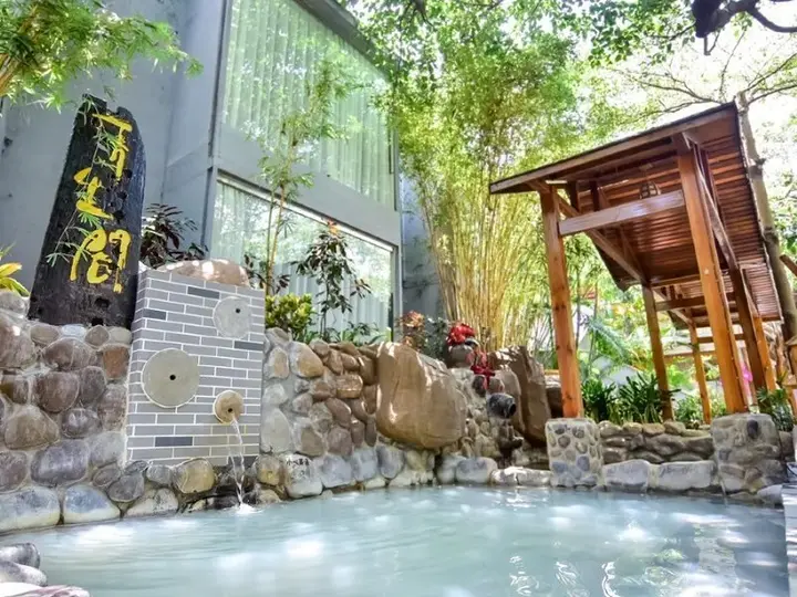 Чжуншань: Quanyan Hotspring Holiday Hotel