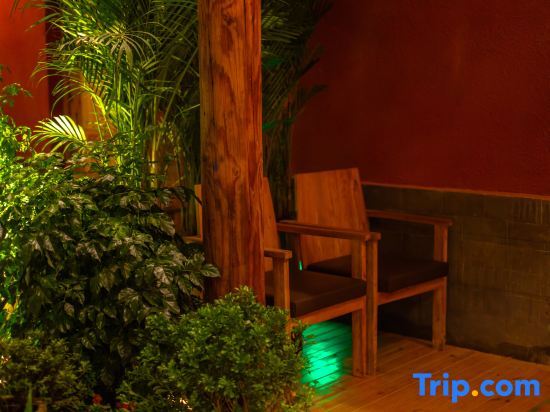 Пучжэхэй: Puzhehei Yidu Homestay (Hehua Daguan Garden)